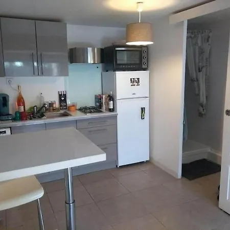 Studio, Bas De Villa. Toulon
