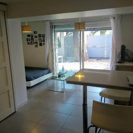 Studio, Bas De Villa. Daire